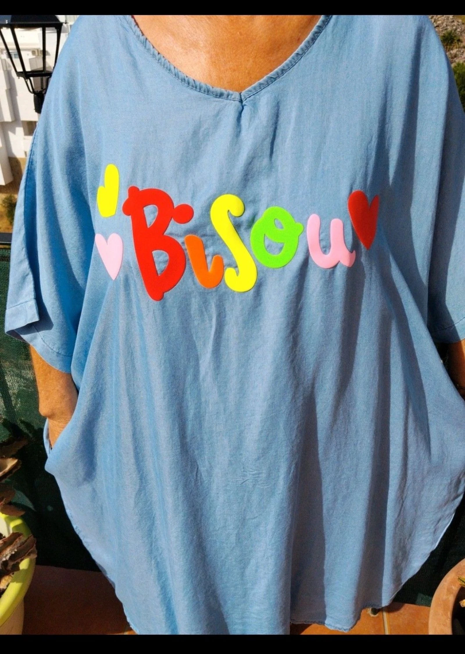 Vestido de verano con inscripciones y bolsillos nuevo sin estrenar  – photo 2